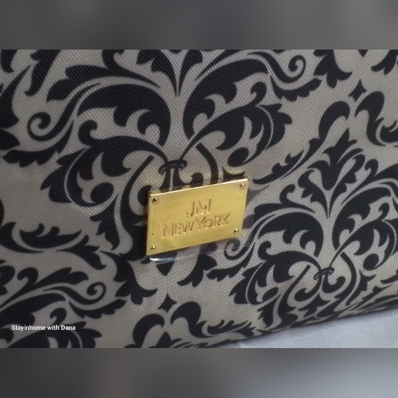 NWT JM NEW YORK BETTER BEAUTY ROLL UP HANGING TOILETRY CASE - Picture 3 of 7